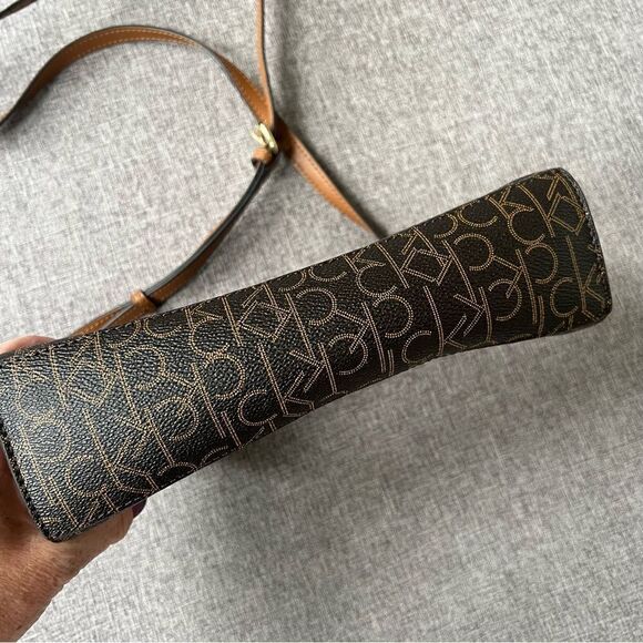 Calvin Klein Frida Signature Crossbody Handbag Shoulder Purse Black Brown Logo - Picture 3 of 9
